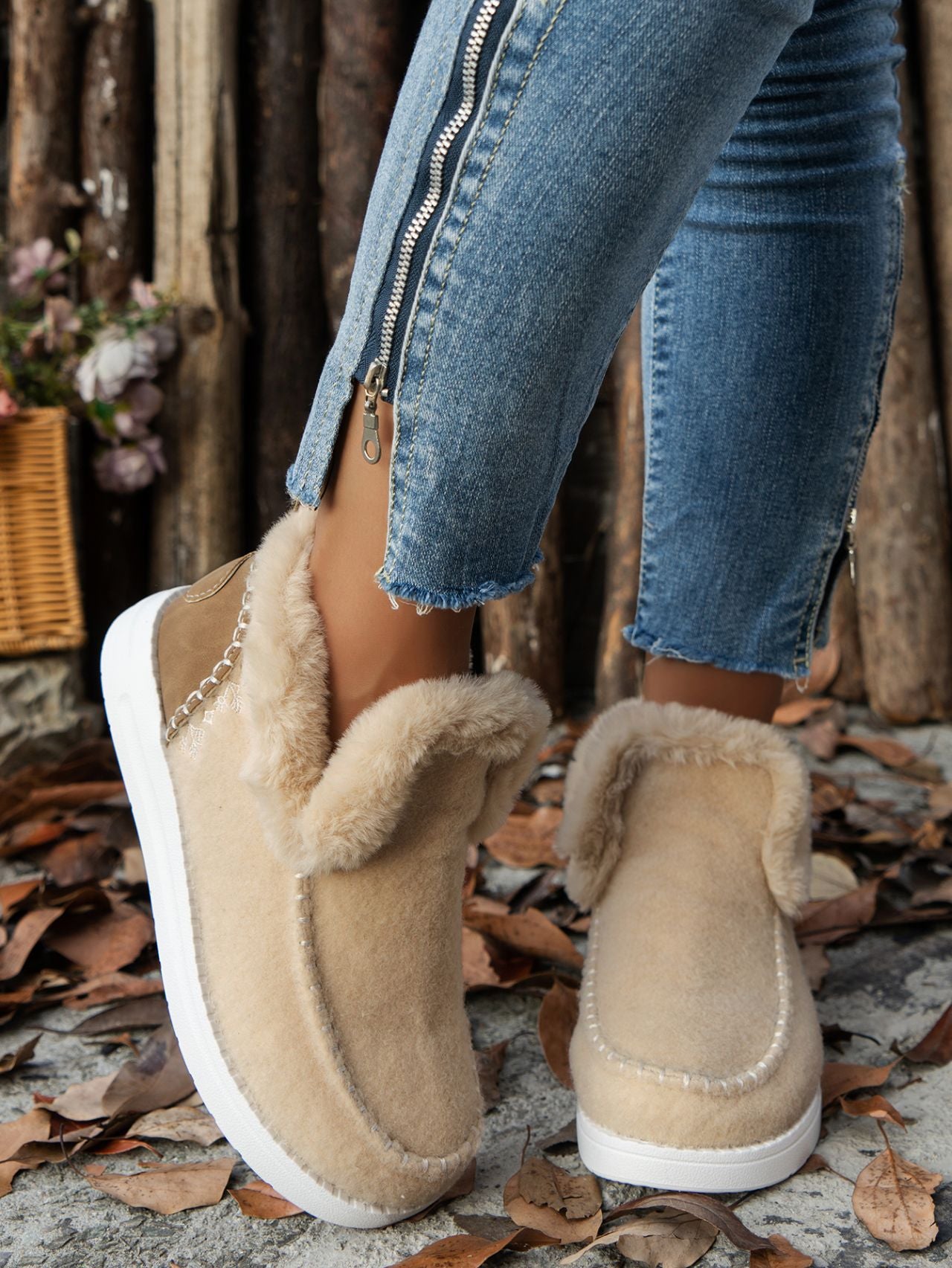 FrostEase Moccasin Style Sneakers